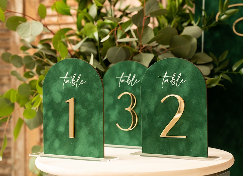 Luxury Green Velvet Arched Tab - огляд і ціна Table Number Gold